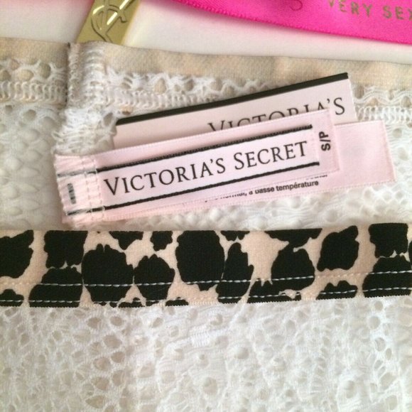 RARE Victorias Secret Lace Shortie Boyshort Panty - Picture 6 of 6